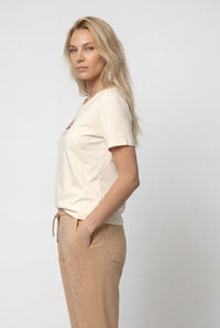 Monari T-Shirt „Sweet Delights“ mit Macaron-Motiv und Strass – Creme/Bordeaux