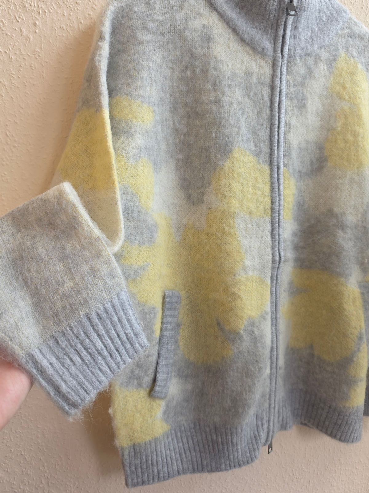 Flauschiger Cardigan Henny mit Wollanteil – Art.-Nr. 810925T
