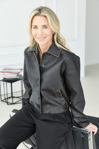 Lässige Lederoptik-Jacke mit Hemdkragen – Schwarz – Art.-Nr. 1130-670-910