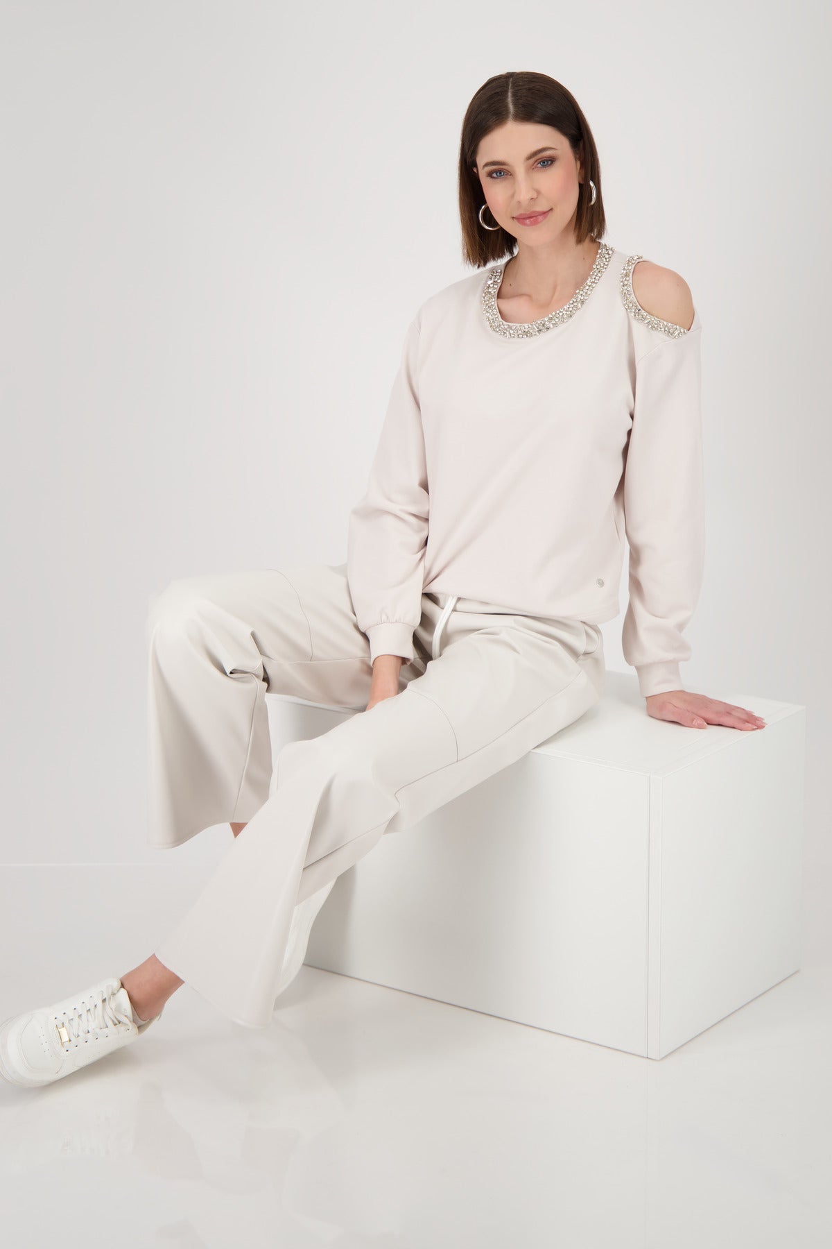 Sweatshirt mit Cut-out_808817